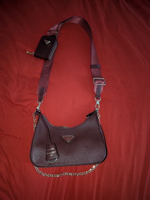 Продам сумку кросс боди бренд Prada Re-Edition 2005