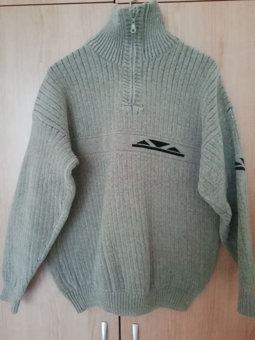 Мъжки пуловер зимен