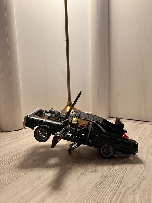 LEGO tehnic- Dom’s Dodge Charger