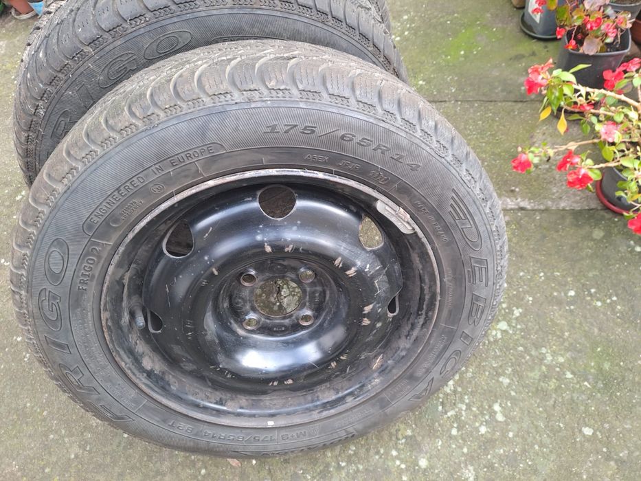 Jante 4x100 cu cauciucuri 175/65R14 Debica Frigo 2 2021