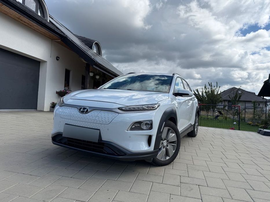Hyundai KONA Kona electric luxury cu aplicatie bluelink si 11 kw
