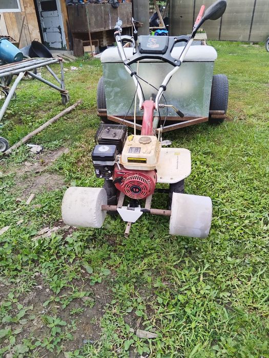 Motocultor cu remorca