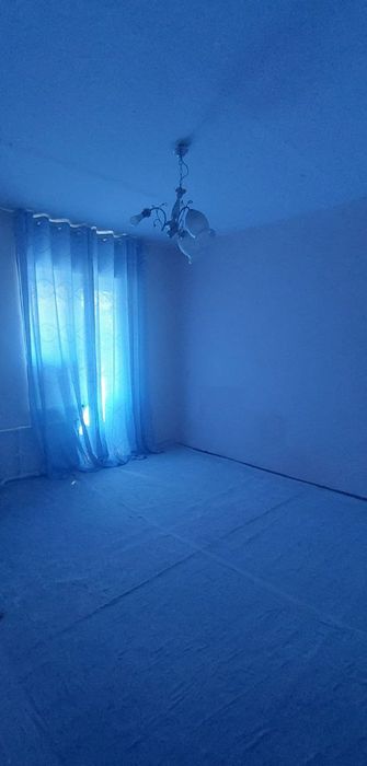 Термиз шахар срочно 2 хонали уй сотилади