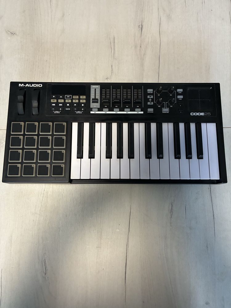 MiDi клавиатура M-Audio