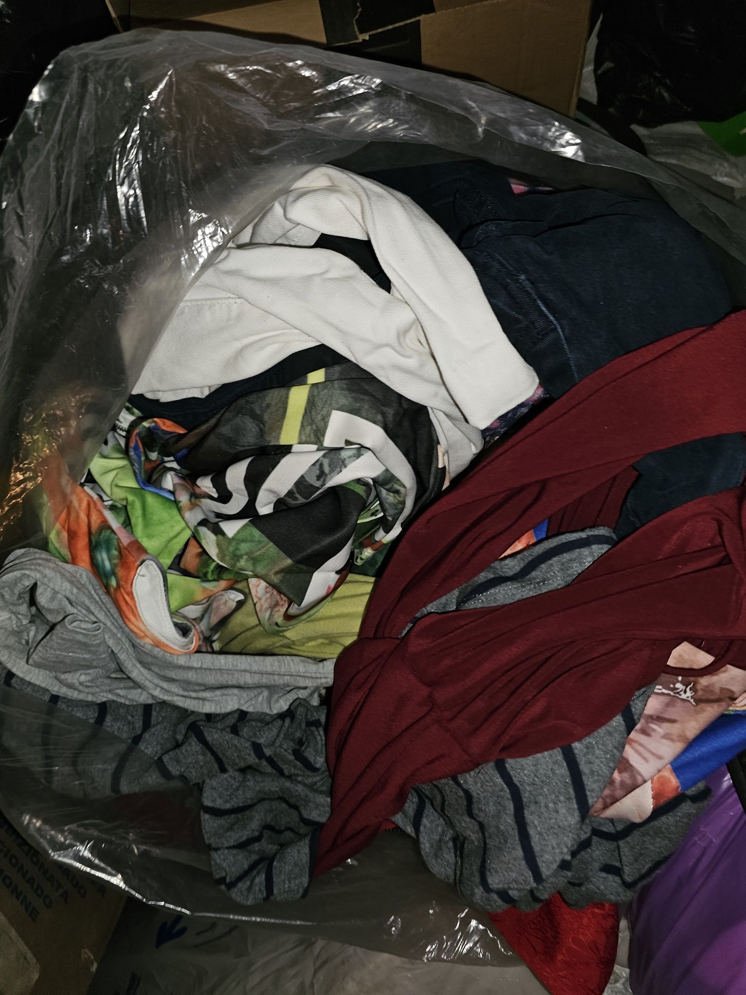 Haine secand Hand vara iarna încălțăminte preț 3 lei bucata