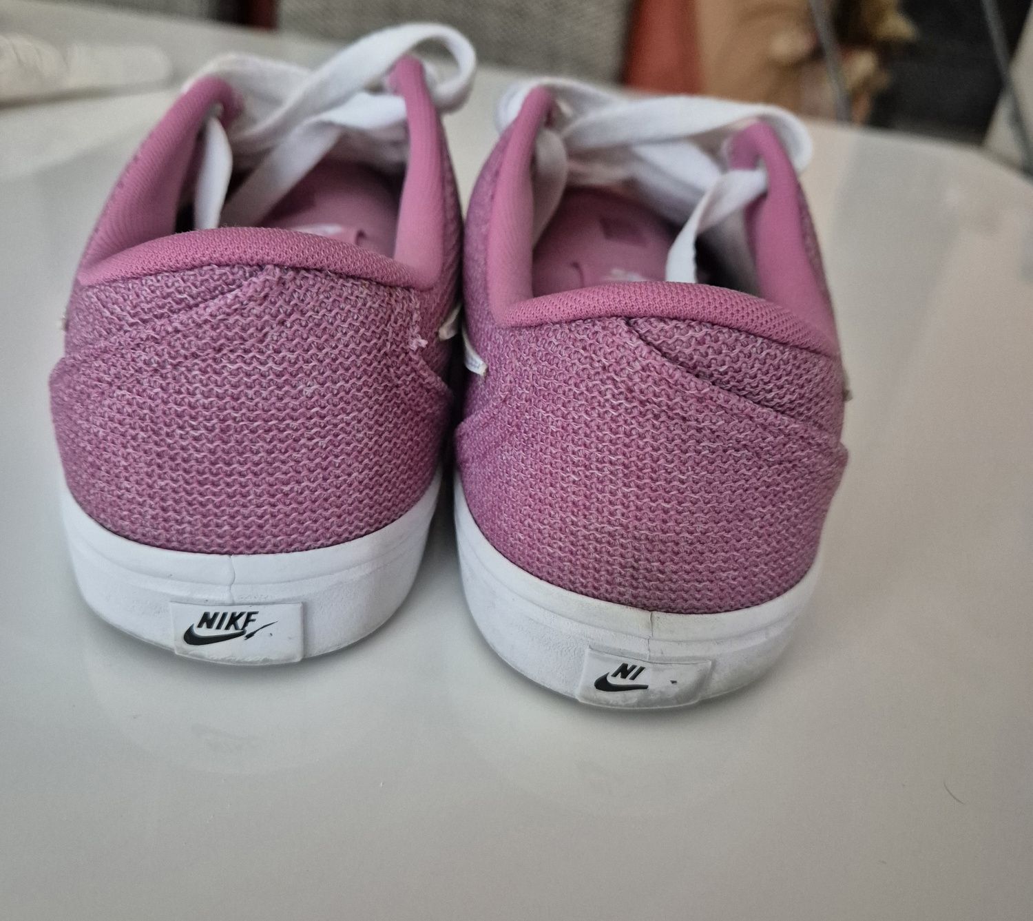 Дамски кецове Nike