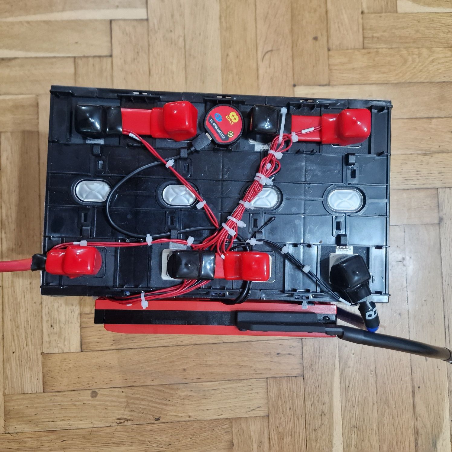 НОВ! 12V 320A lifepo4.Литиев акумулатор 4Kw. кемпер каравана соларни