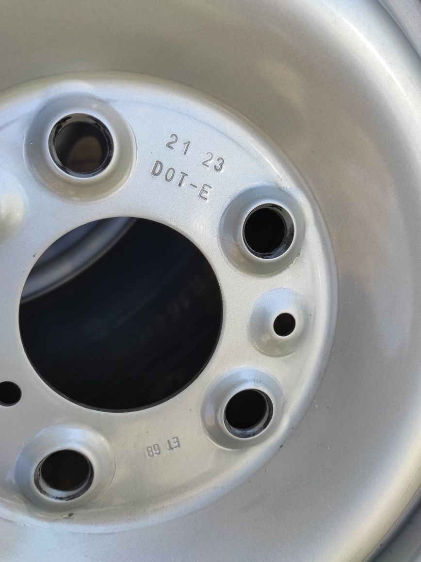 Летни гуми Michelin 225/75/16С, джанти 5х130 16 цола 2023г.