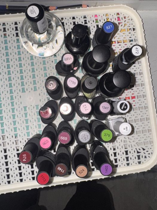 Продам лаки праймеры