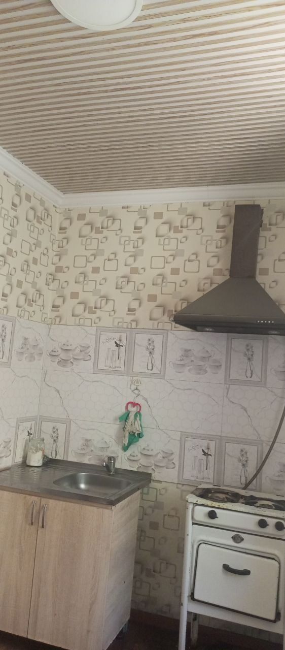 Bektemir tumani Rohat post Gai oldida 2xonali hovli arendaga beriladi