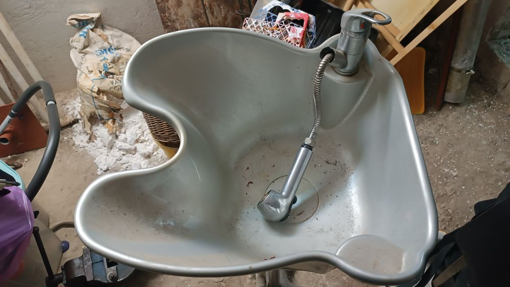 Vând scafa pentru coafura