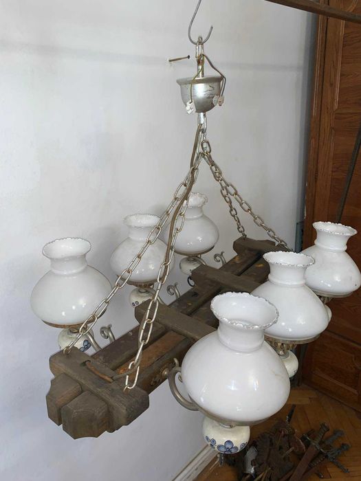 Candelabru sase brate din lemn si portelan