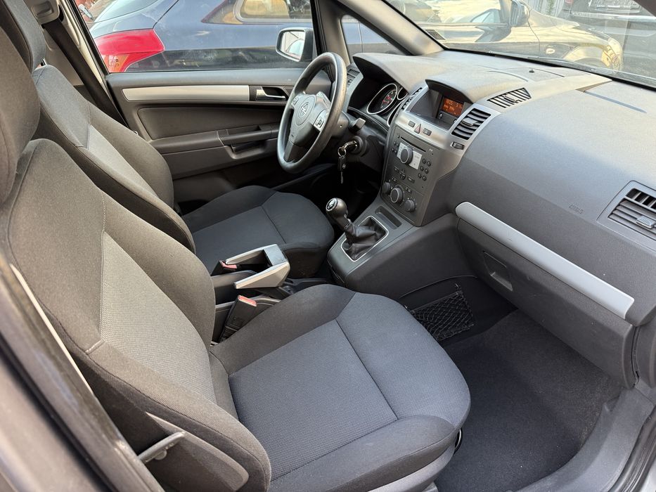 Opel Zafira 1.6 Benzina fab.2007  ** 7 LOCURI ** ADUS AZI ** IMPECABIL