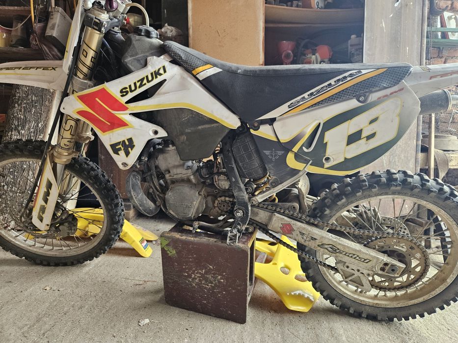 Cross suzuki rmz