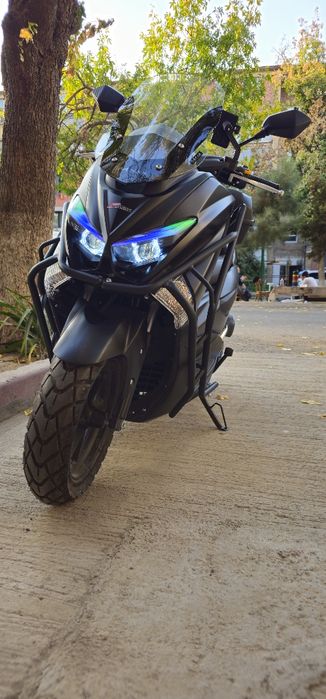 Продается почти новый скутер Skillmax