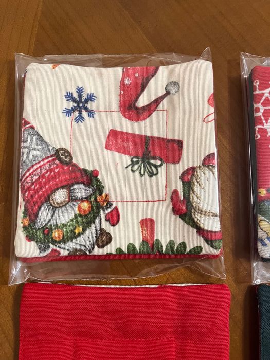 Коледни , красиви и различни подложки