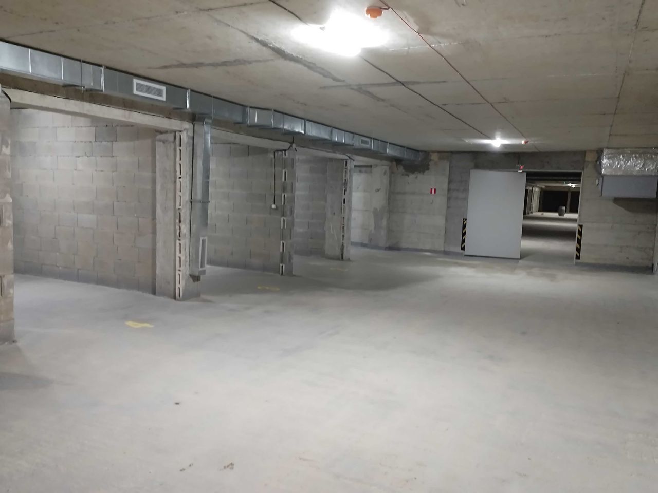 Продава се Гараж / Паркомясто в Варна, Владислав Варненчик - 13 кв.м за 1193 €/кв.м - Снимка #1