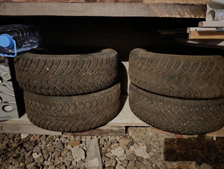 Продам шины зимние на 195/65/15