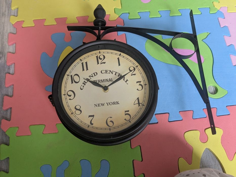 Стенен ретро часовник