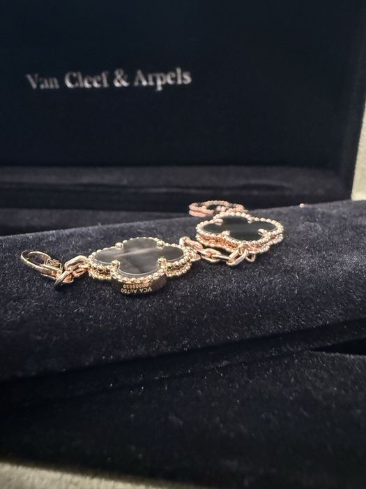 Гривна van cleef 18 K