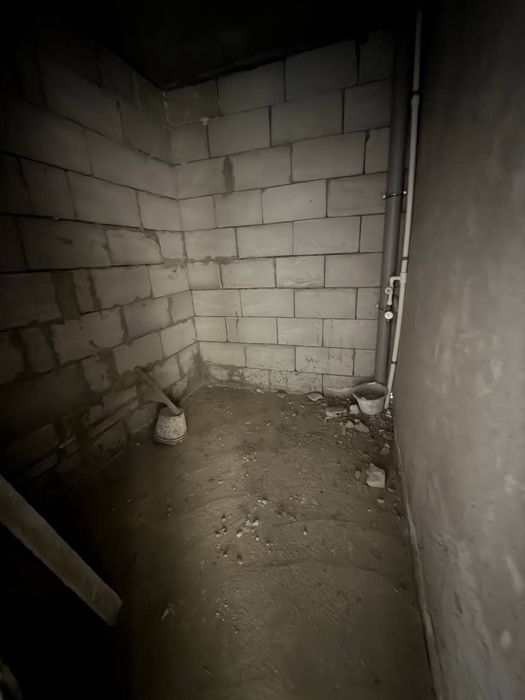 1-xonali korobka uy sotiladi. Sherbuddin tomonda.