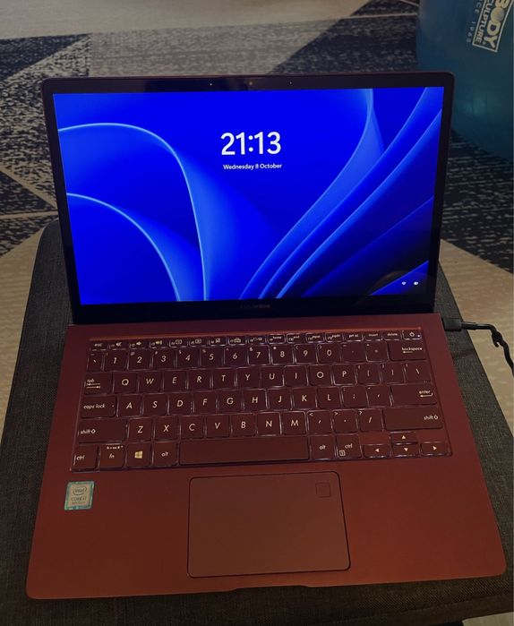 Laptop ultraslim Asus Zenbook ca nou