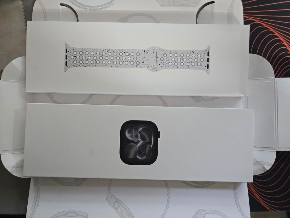 Apple Watch 11 GPS, Корпус Jet Black Aluminium 46mm, Black Sport Band