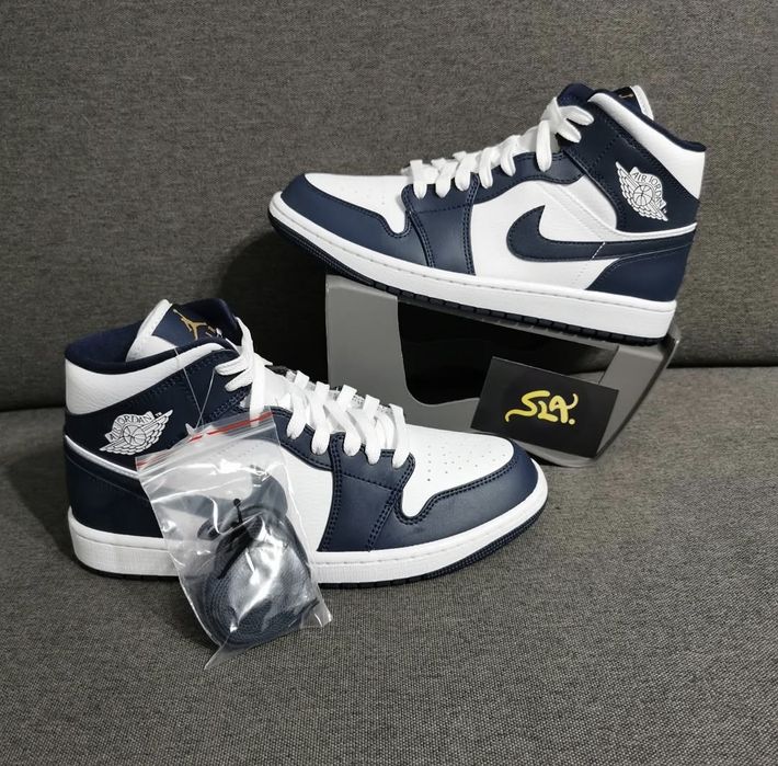 Jordan 1 Mid Obsidian Gold