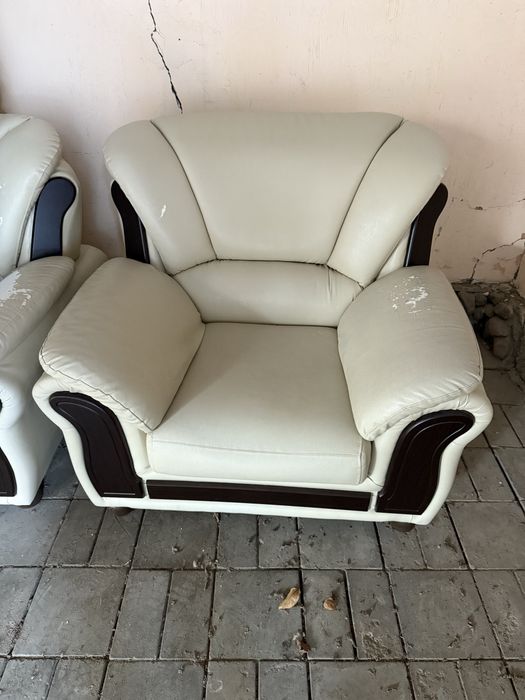 Продам диван в зал