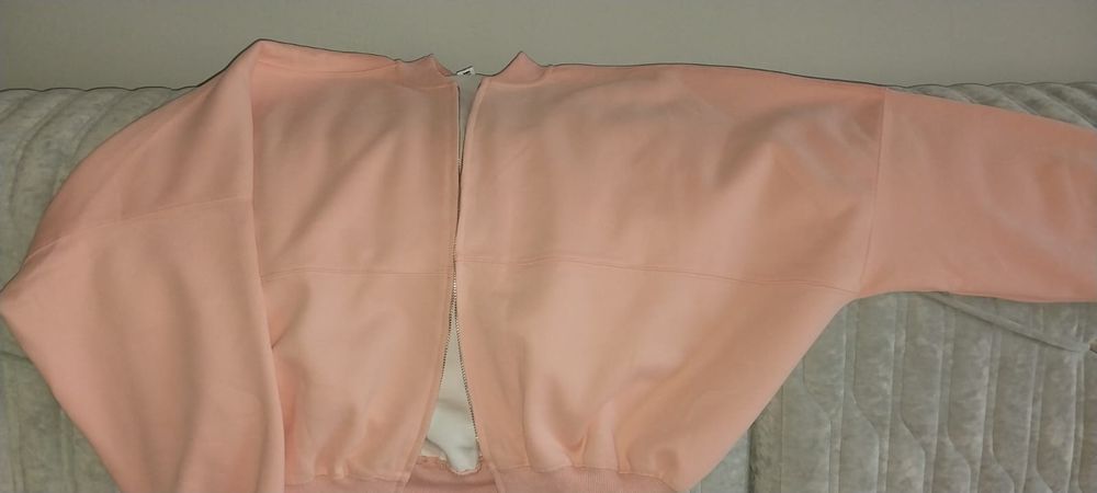 Продам женский спортивный костюм