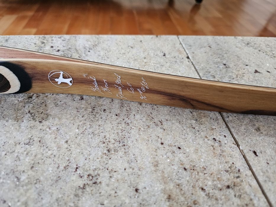 Ofer spre vanzare 2 arcuri sportive