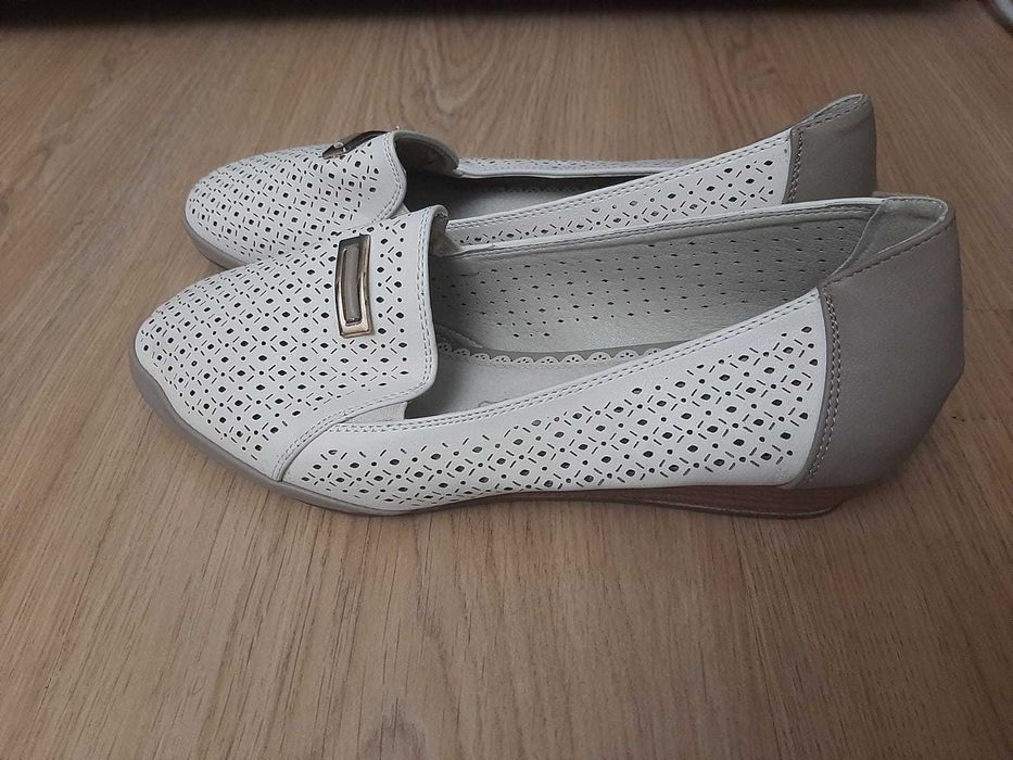 Продам новые женские туфли