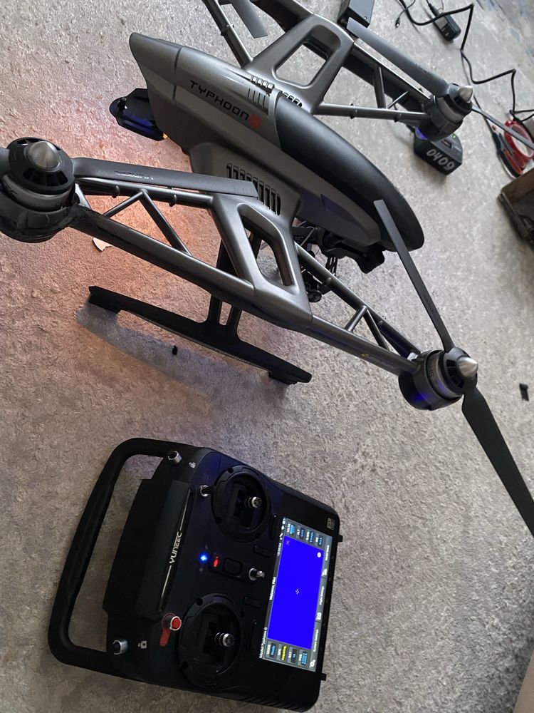 Продам дрон Typhoon Yuneec G