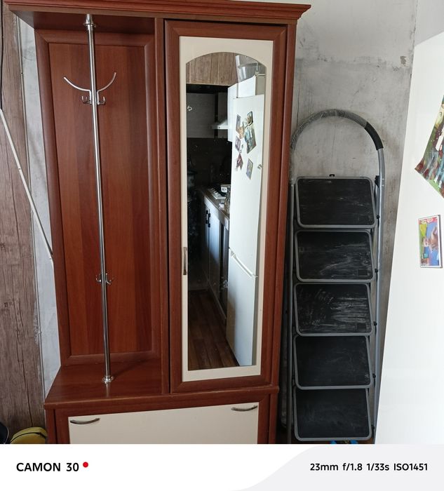 Продам шкаф для прихожей