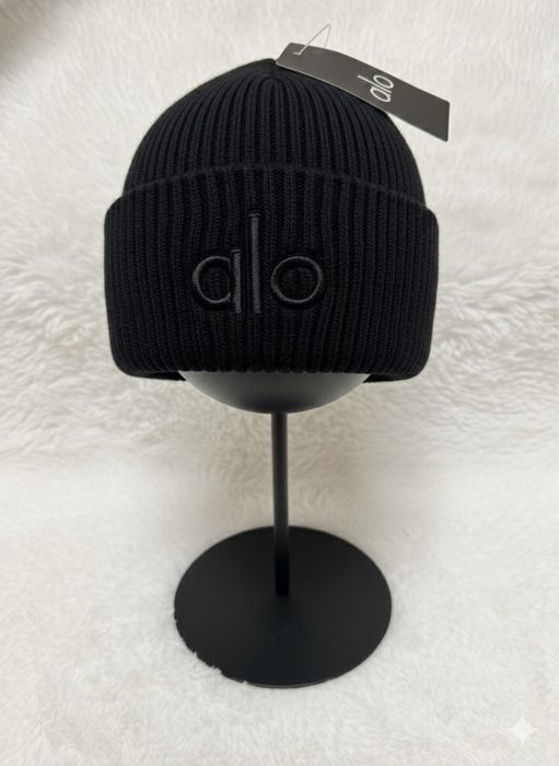 Caciuli/Fesuri de dama si barbat