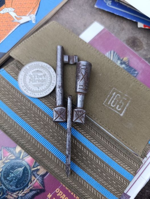 Ключи вагонные старинные