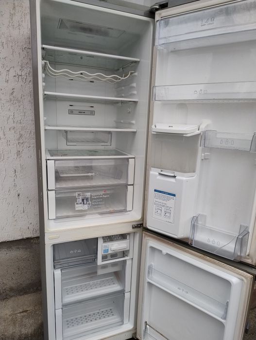 Vând frigider, combina frigorifica LG