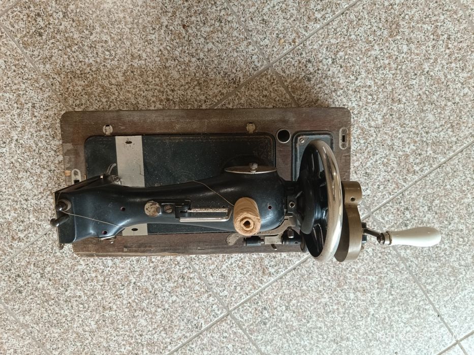 Шевни машини SINGER и VESTSA.