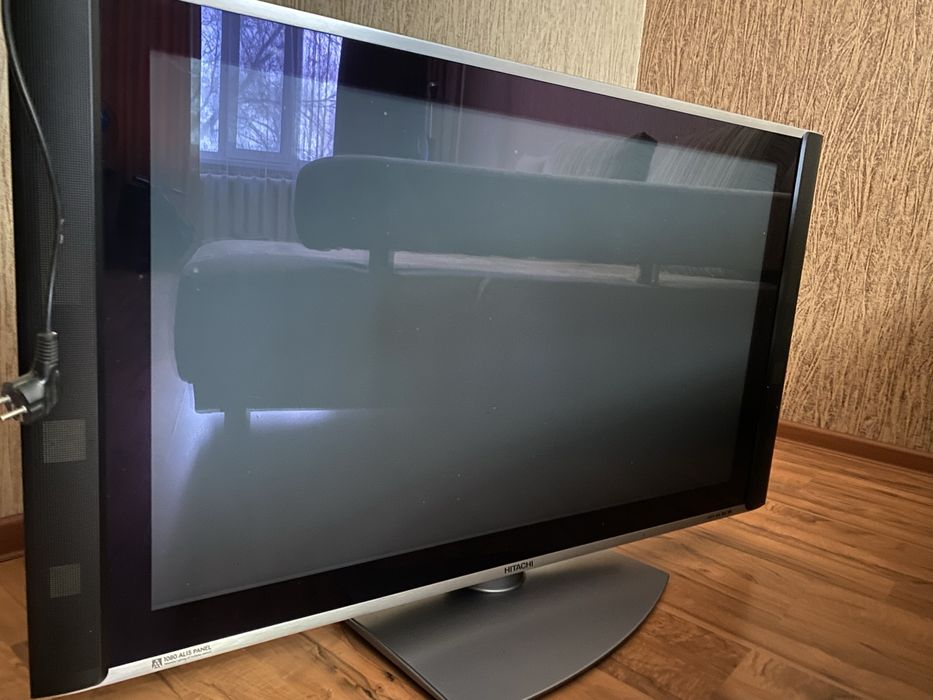 Продам плазменный телевизор Hitachi. Размер: 42 дюйма (106 см)