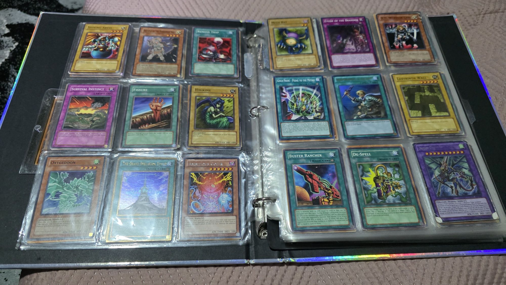 Binder YuGiOh diverse raritati