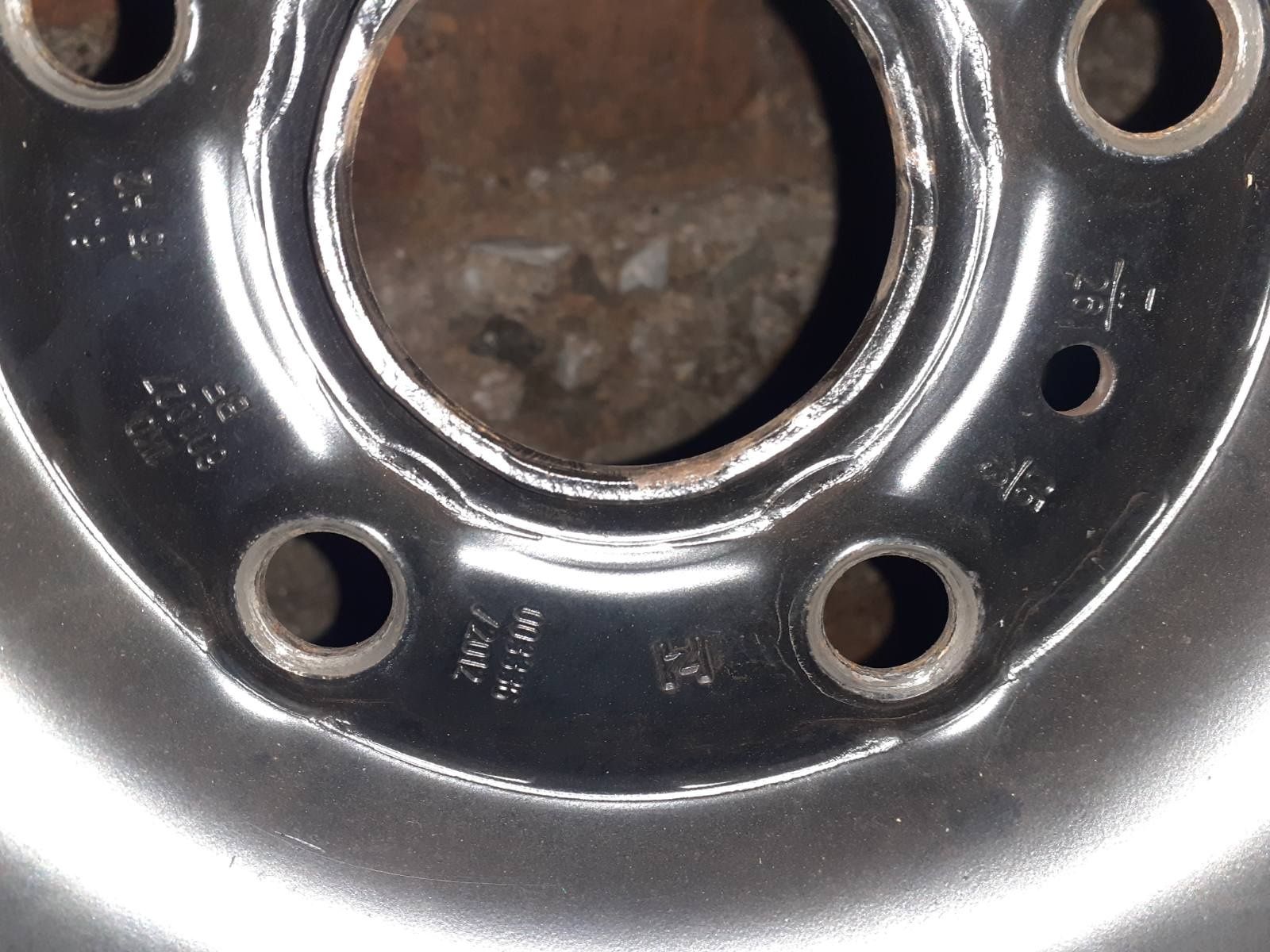 Зимни гуми Dunlop 195/65/15 джанти и тасове
