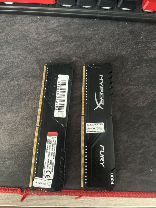 Продам  две планки оперативной памяти HyperX Fury DDR4