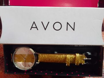 Луксозен дамски часовник на Avon