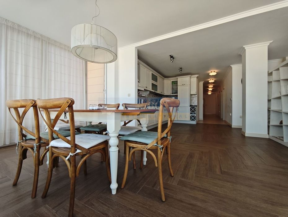 Висококатегорийно жилище с панорамна гледка към морето ви очаква!