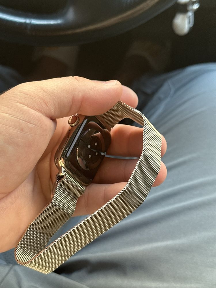 Apple watch 6 gold