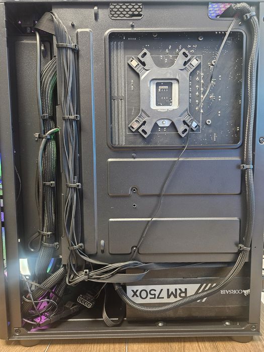 Vand PC intel i7-8700k + GTX1080Ti