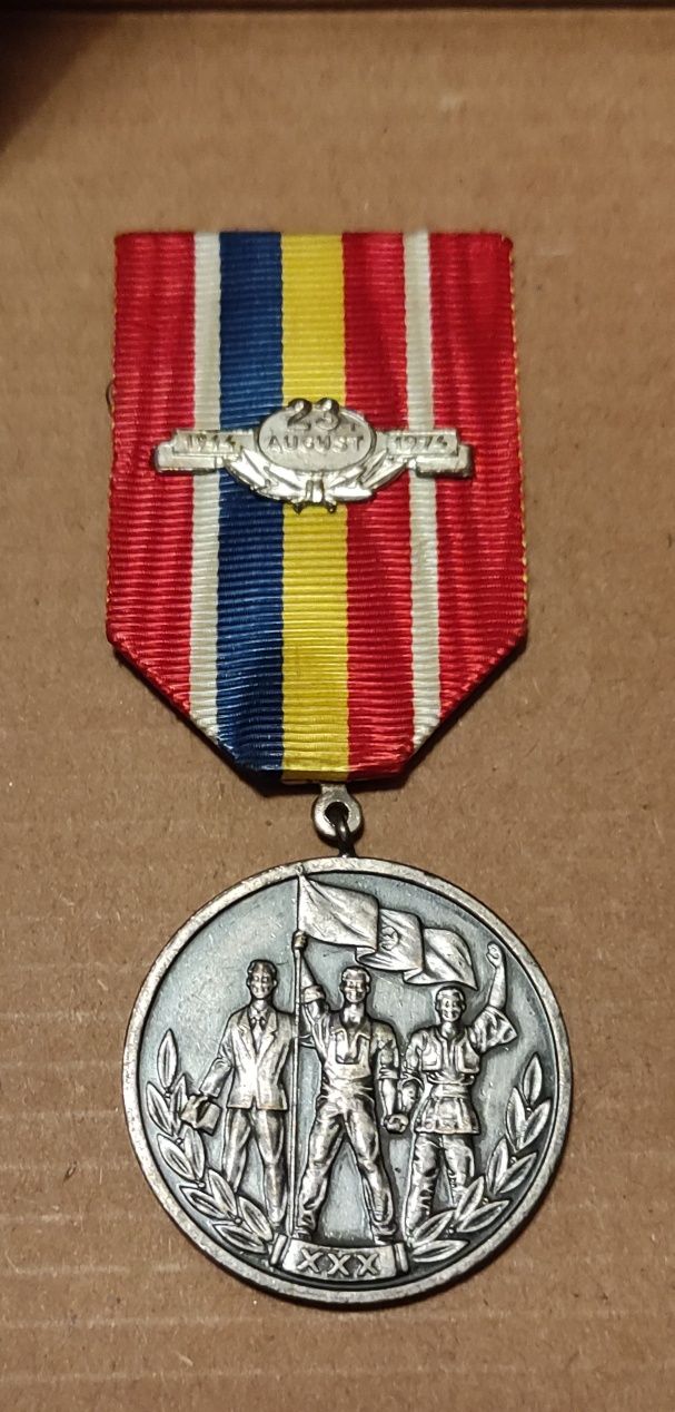 Decoratii si medalii comuniste