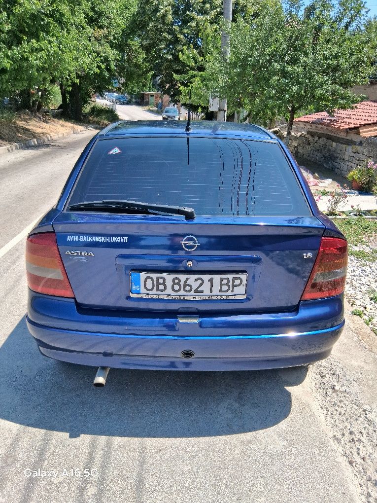 Продавам Опел Астра г