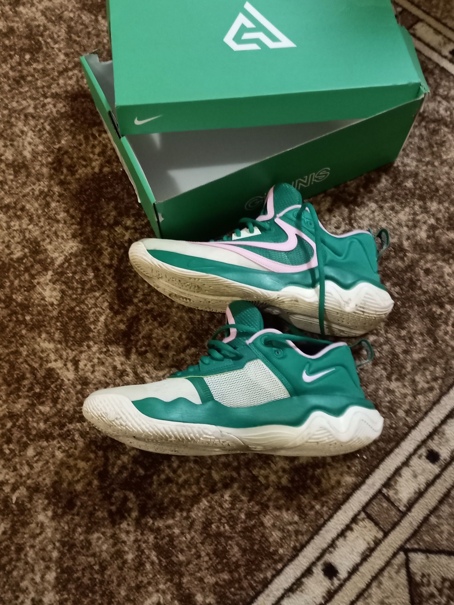 NIKE GIANNIS 43номер...