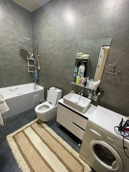 Софийская новостройка 4/5/5 лифт есть 145000$